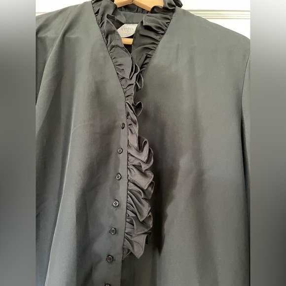 Vintage ruffled blouse - Picture 2 of 4